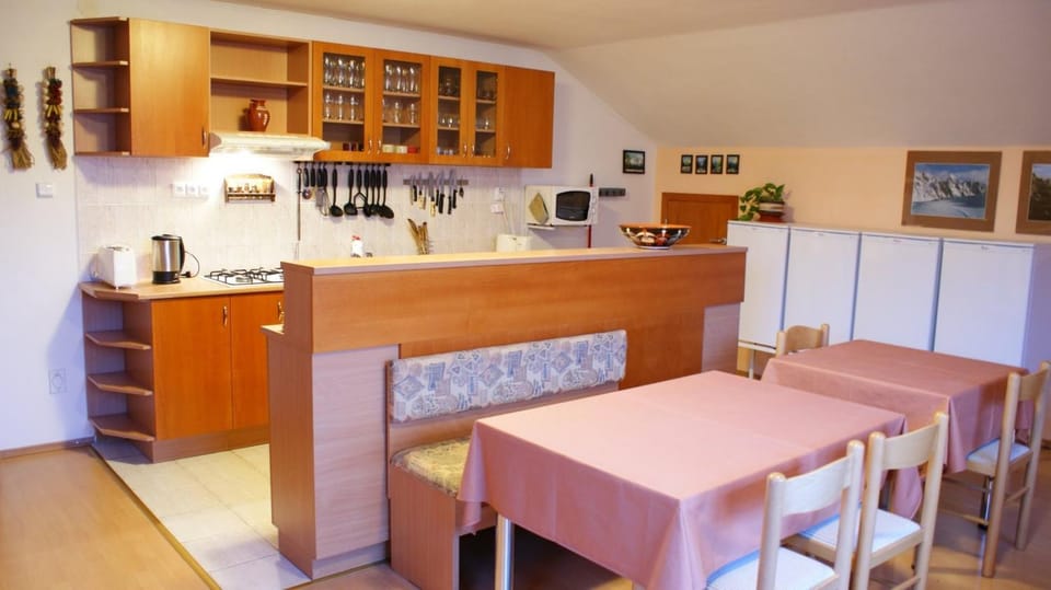 Communal lounge/ TV room, Communal kitchen