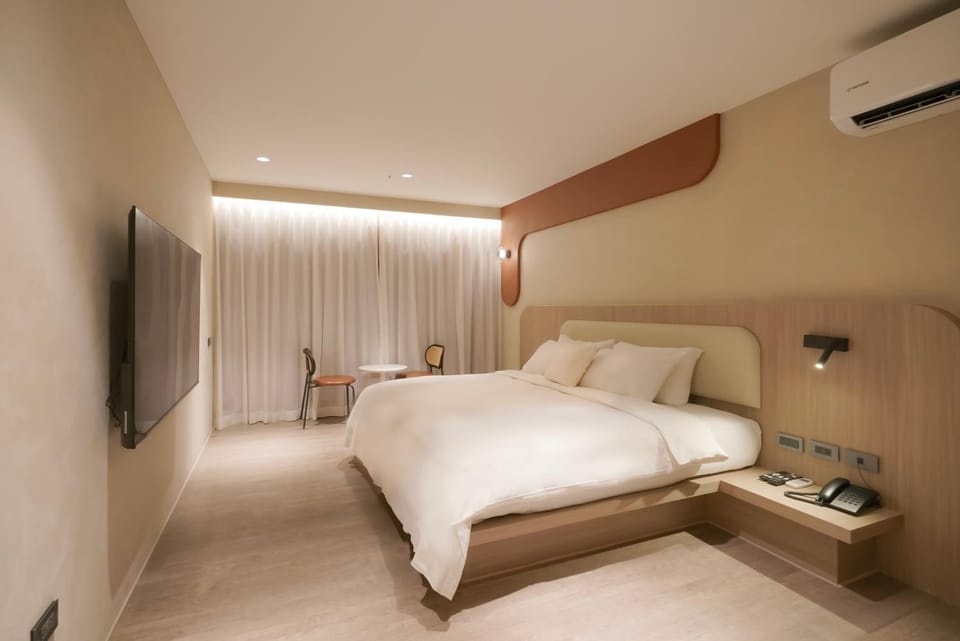 Bed, TV and multimedia, Photo of the whole room, Bedroom, air conditioner