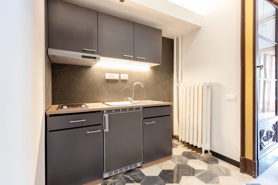 Kitchen or kitchenette