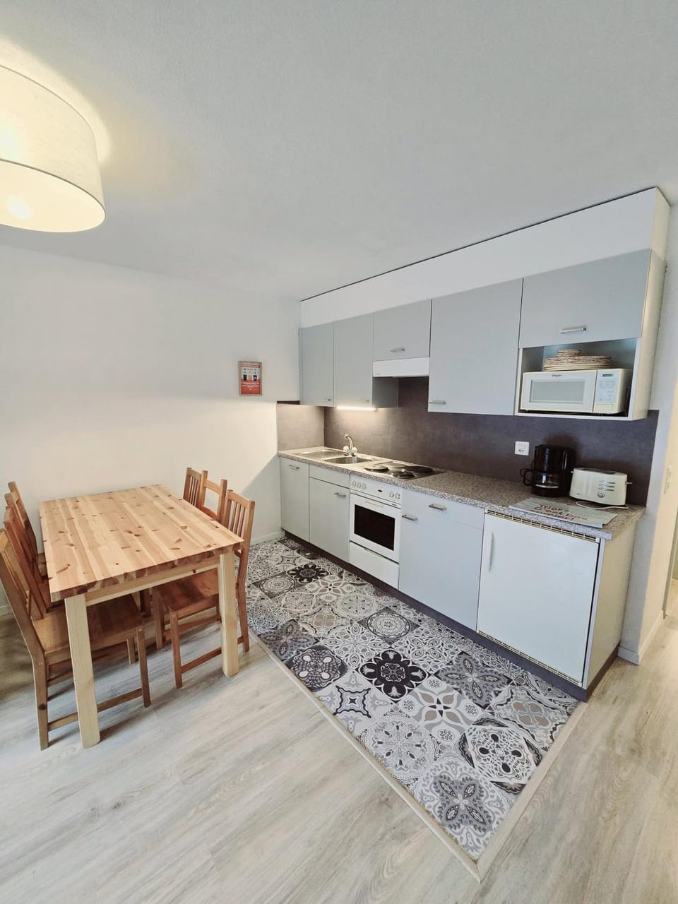 Kitchen or kitchenette, Dining area, pet friendly, stove