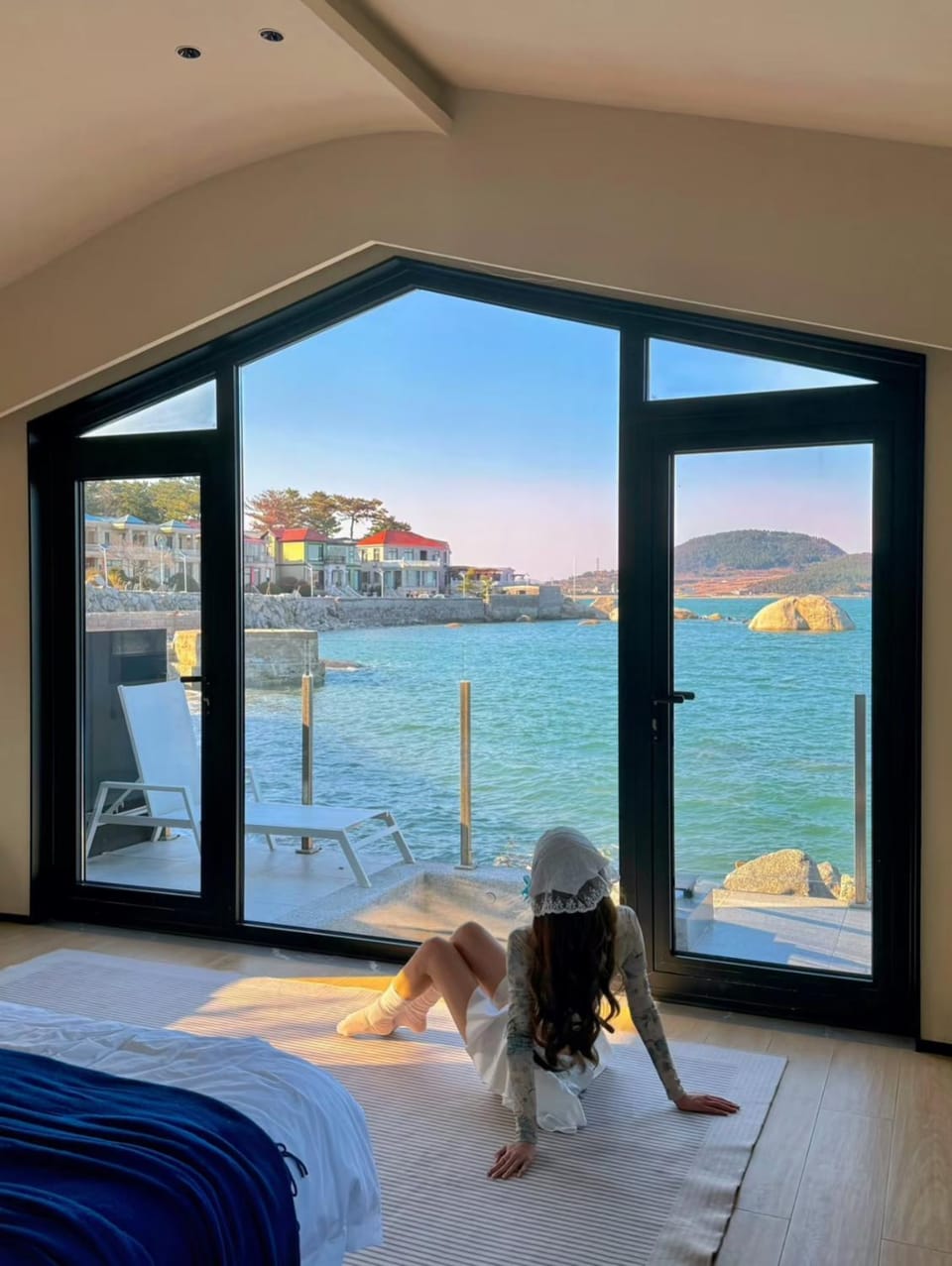 Bed, People, Natural landscape, View (from property/room), Balcony/Terrace, Photo of the whole room, Bedroom, Sea view
