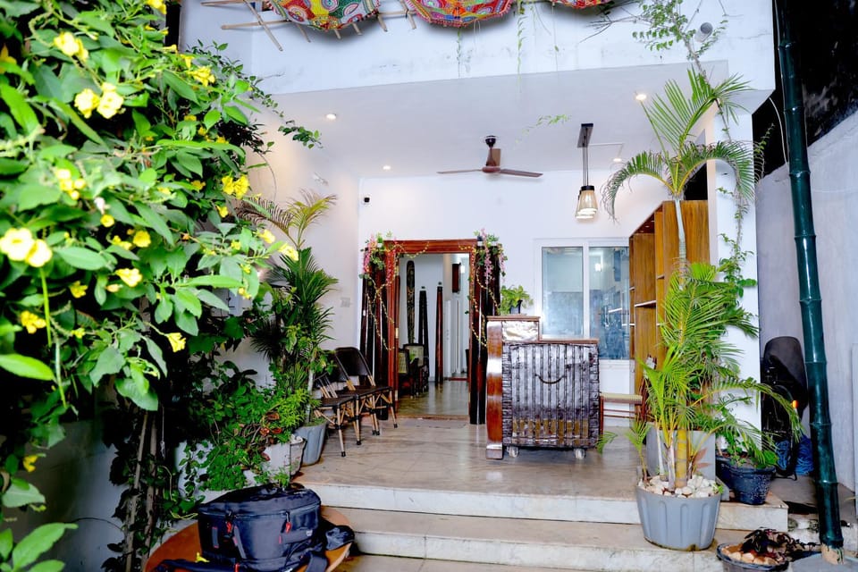 Facade/entrance