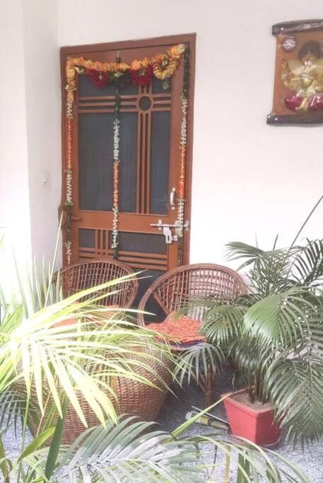 Day, Inner courtyard view
