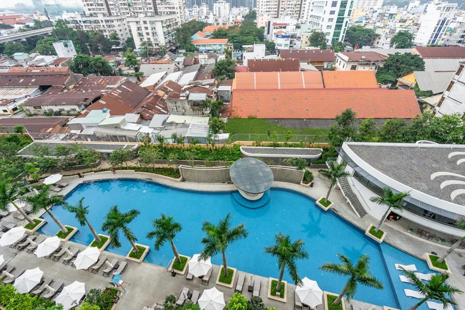 Property building, Day, Bird's eye view, City view, Pool view, Street view, Swimming pool, Swimming pool