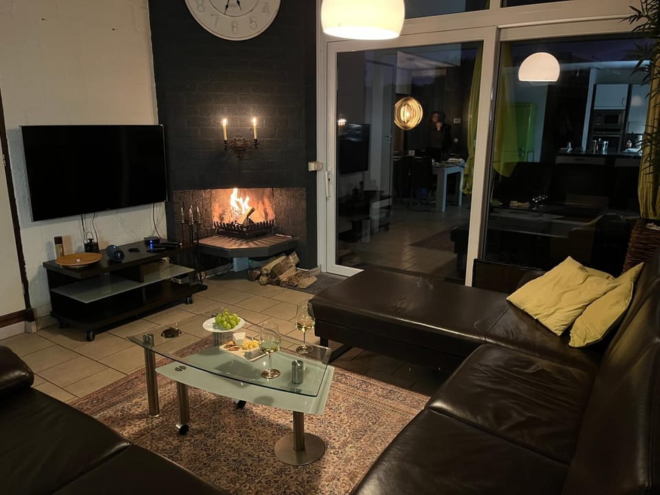 TV and multimedia, Seating area