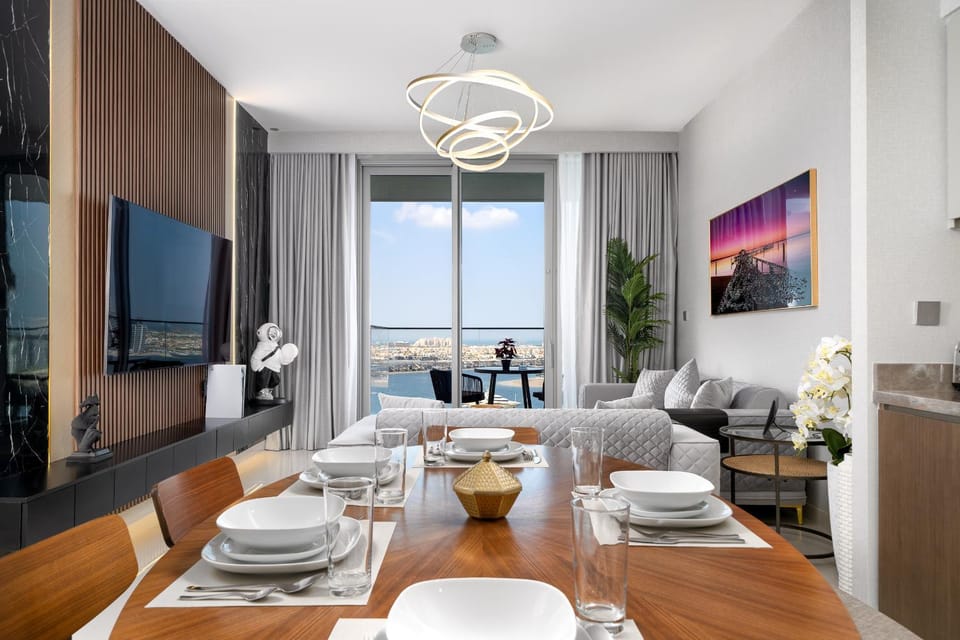 Communal lounge/ TV room, TV and multimedia, Living room, Seating area, Dining area, Sea view