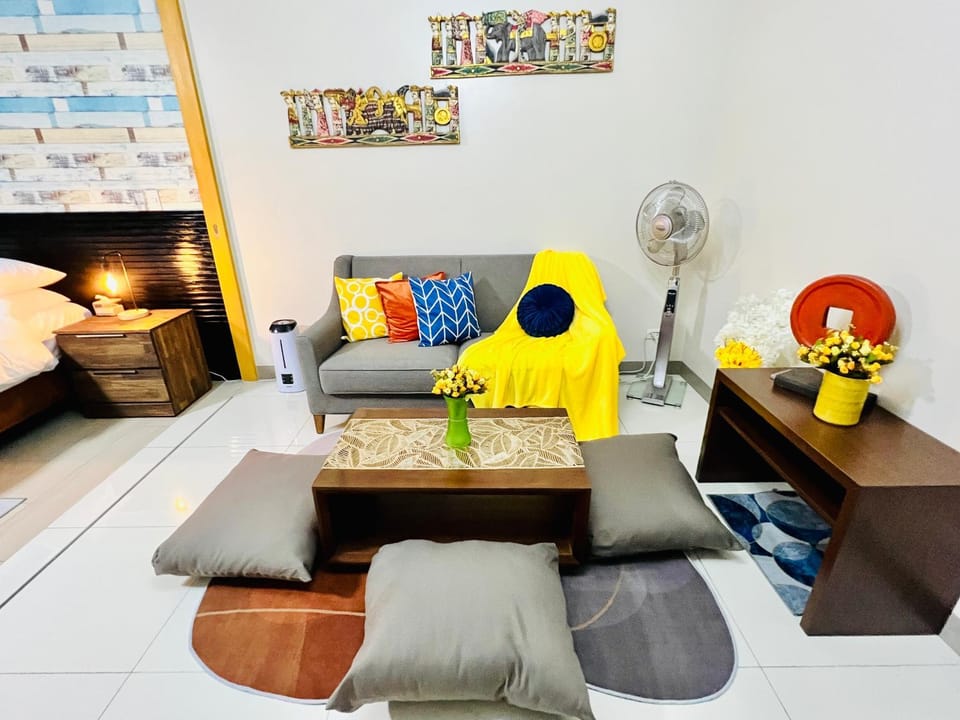 Living room, Decorative detail, Seating area