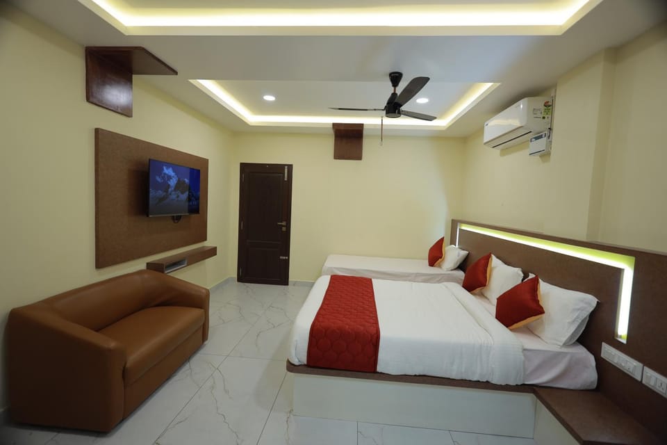 Photo of the whole room, air conditioner