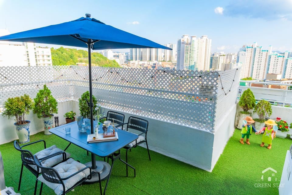 View (from property/room), Balcony/Terrace, City view