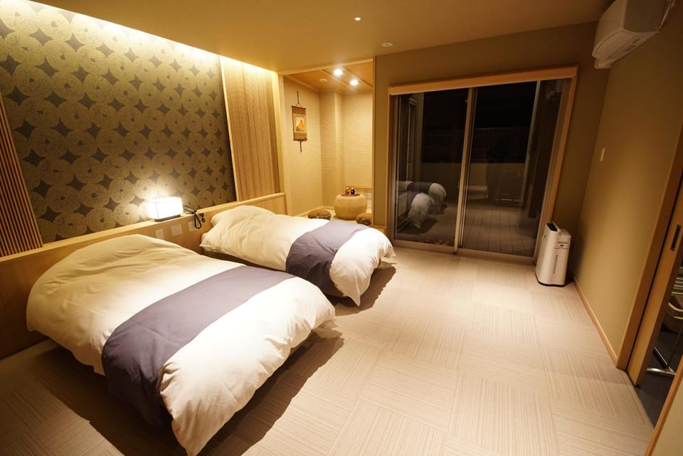 京ごはんと露天風呂の宿 ゆのはな 月や Hotel in Kyoto Prefecture