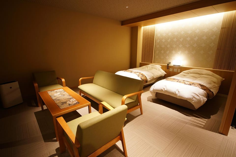 京ごはんと露天風呂の宿 ゆのはな 月や Hotel in Kyoto Prefecture
