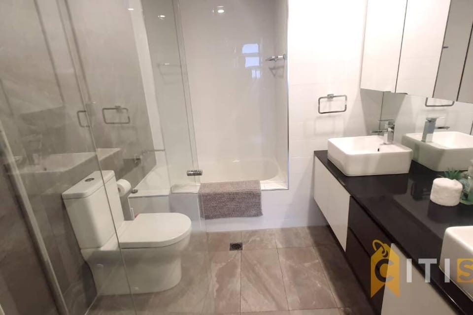 Delight in Dickson -2bd 2bth 2Csp Apt Apartment in Canberra