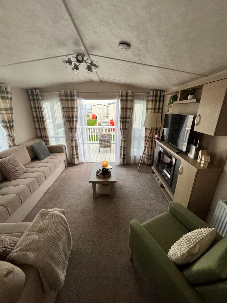 TV and multimedia, Living room, fireplace