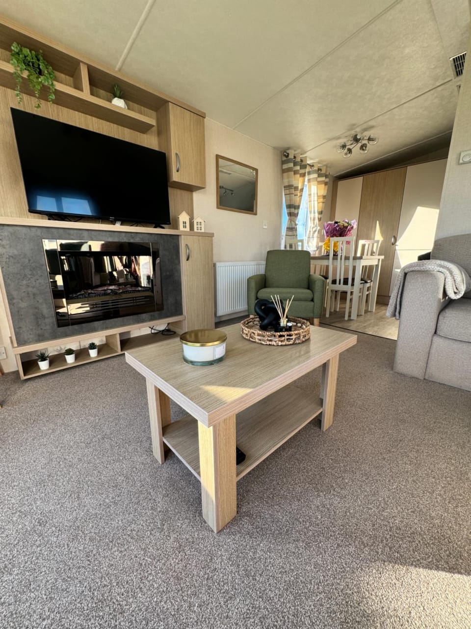 TV and multimedia, Living room, Seating area