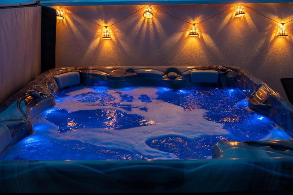 Hot Tub, Spa and wellness centre/facilities