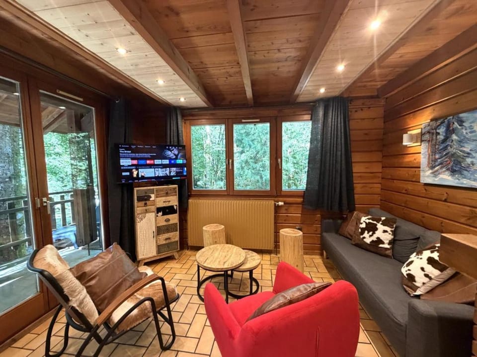 Communal lounge/ TV room, Living room