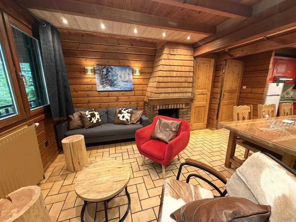 Communal lounge/ TV room, Living room
