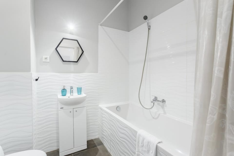 Shower, Bathroom, Bath, towels