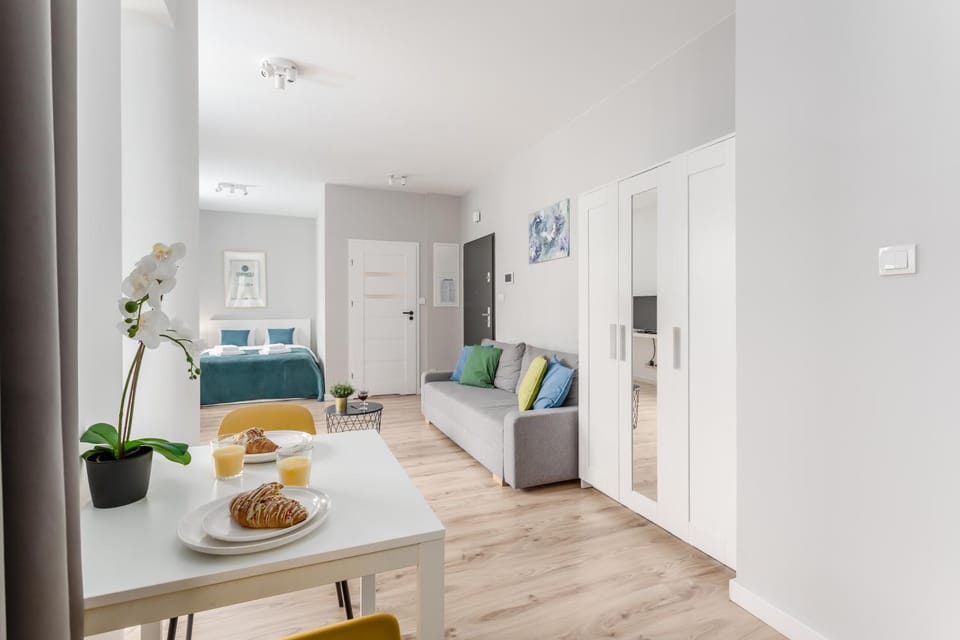 Bed, Living room, Photo of the whole room, Seating area