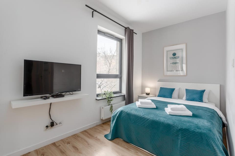 Communal lounge/ TV room, Bed, TV and multimedia