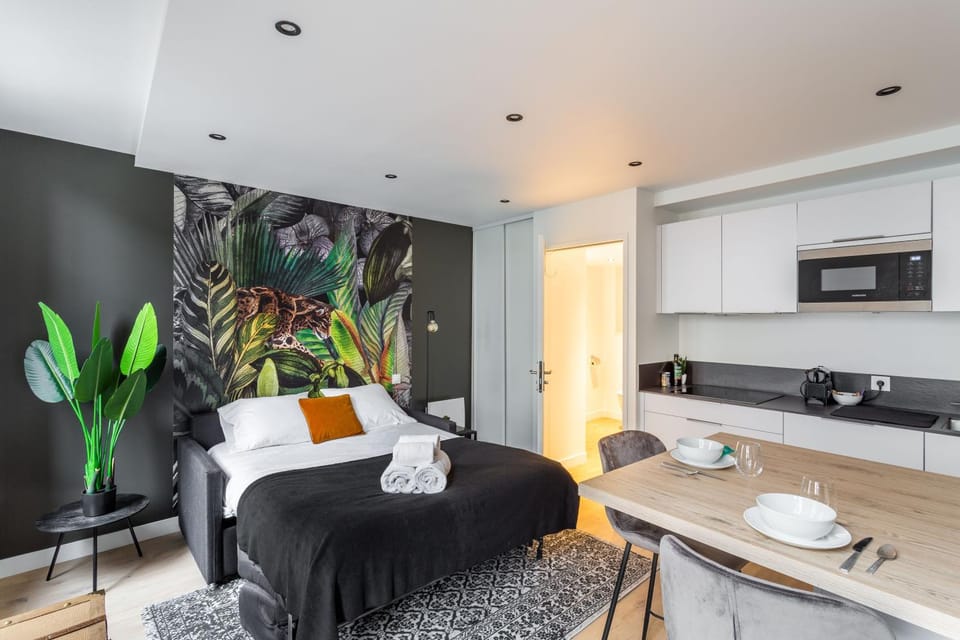 Kitchen or kitchenette, Living room