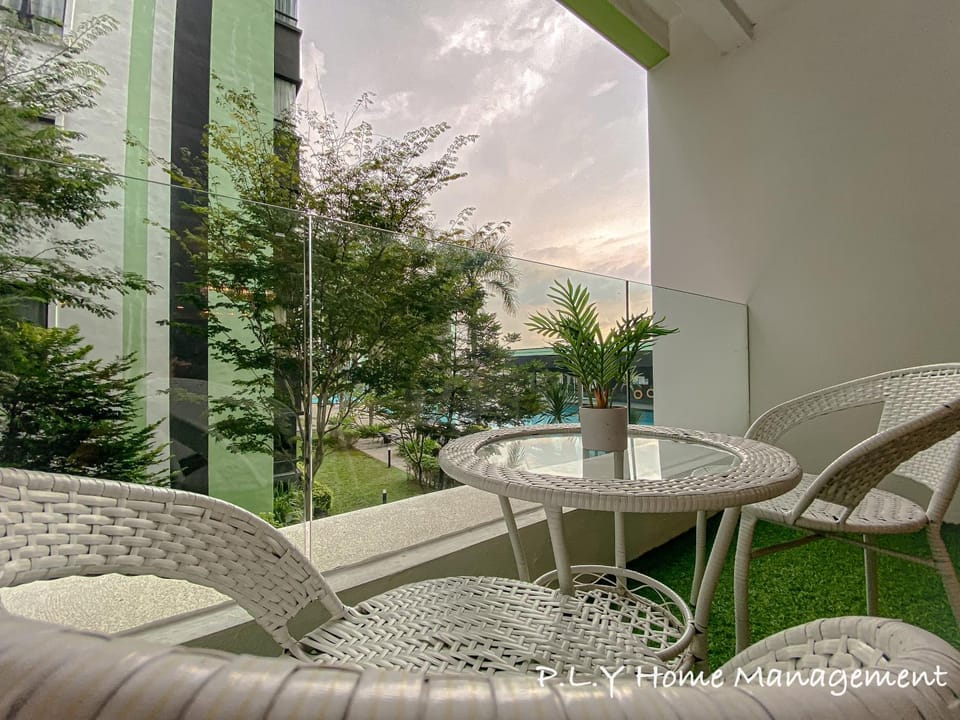 Patio, Day, View (from property/room), Balcony/Terrace