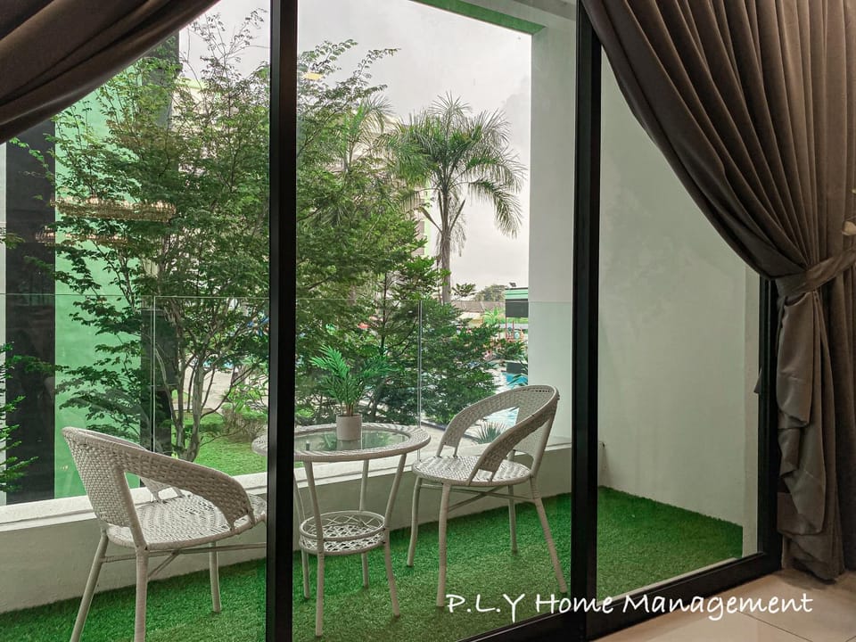 Patio, View (from property/room), Seating area