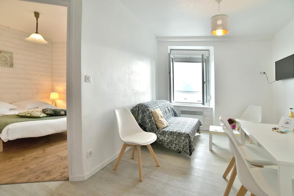 Living room, Bedroom