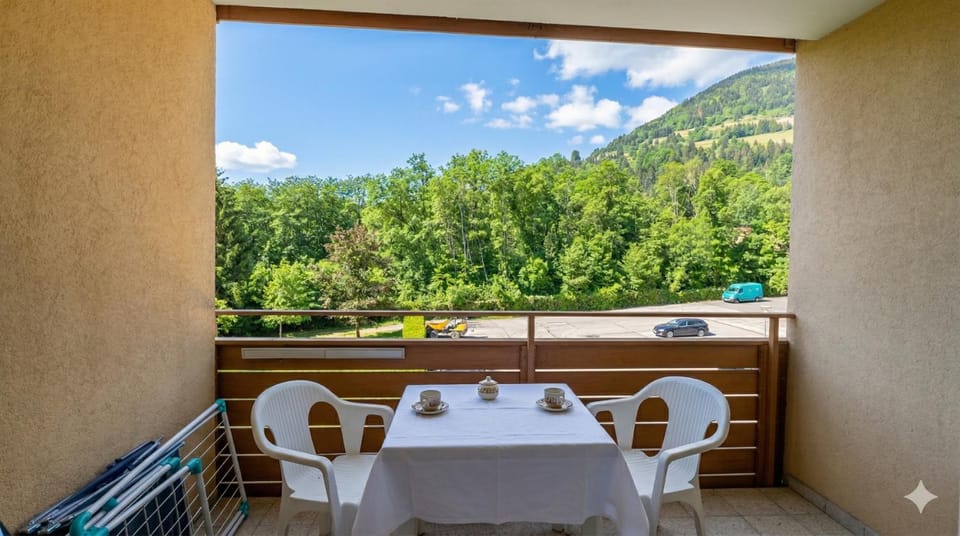 Spring, Day, Natural landscape, View (from property/room), Balcony/Terrace, Mountain view