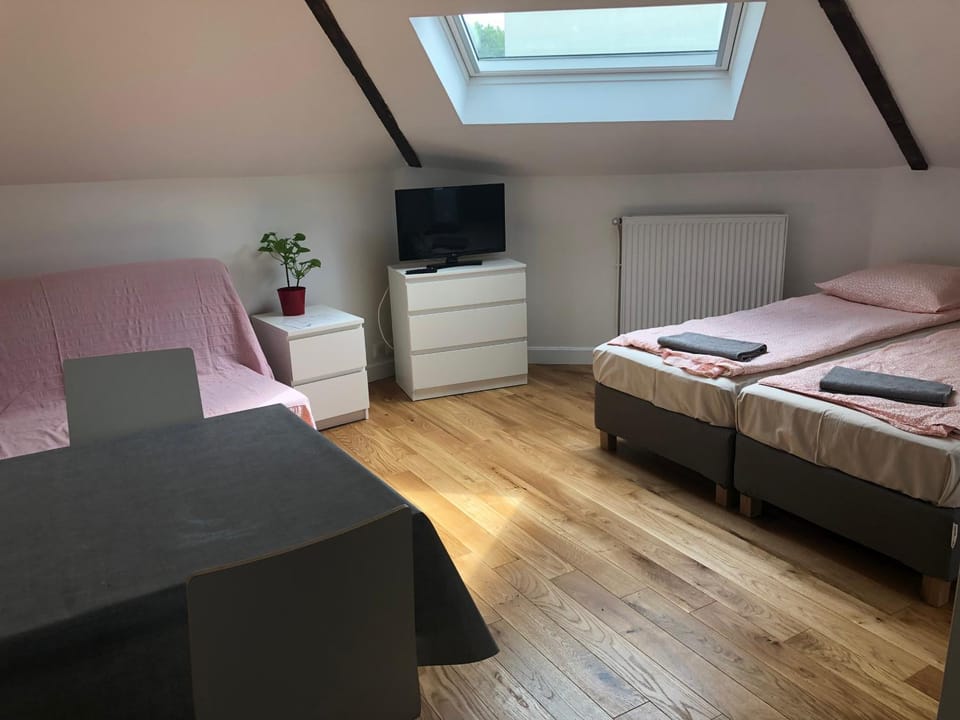 Bed, Photo of the whole room