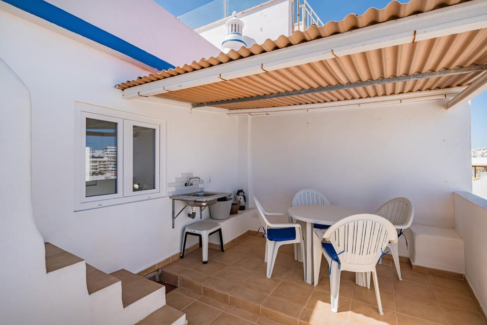 View (from property/room), Balcony/Terrace, Dining area