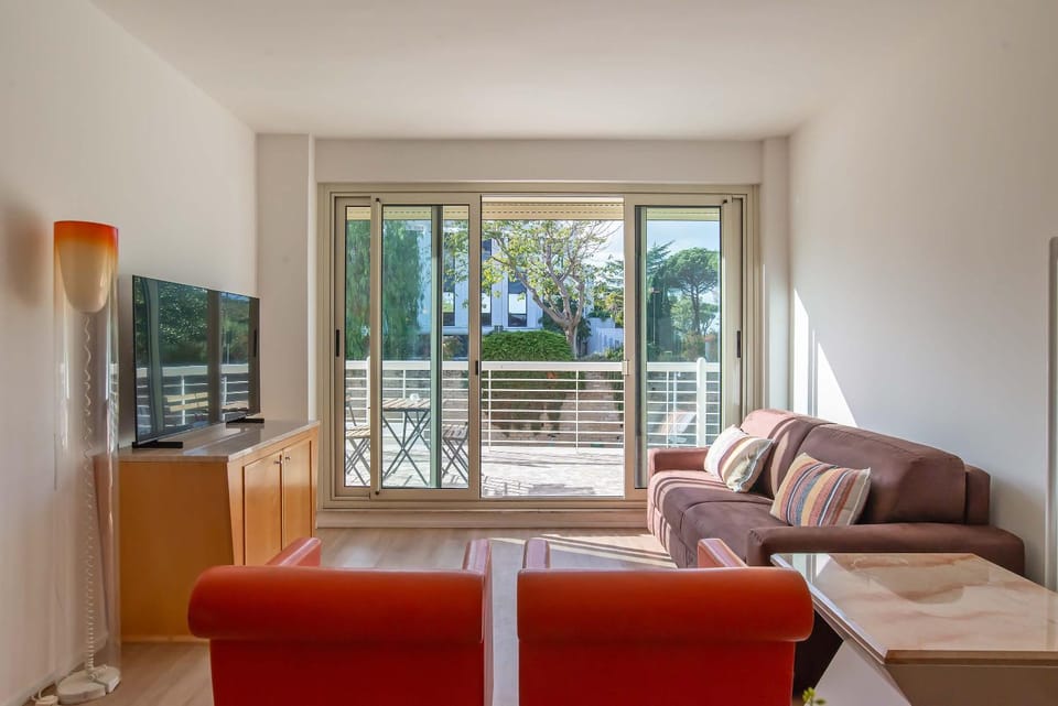 Communal lounge/ TV room, TV and multimedia, Living room