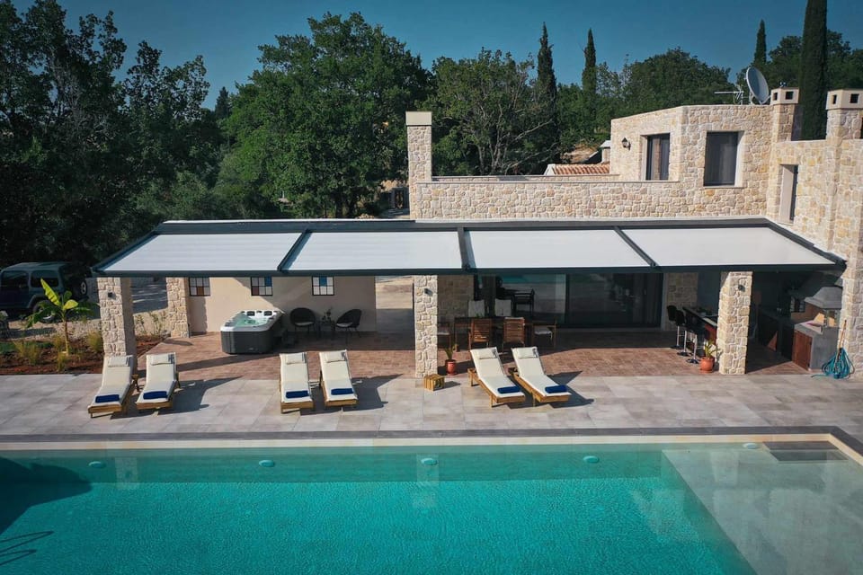 Property building, Swimming pool