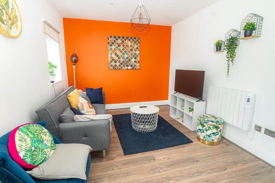 Cardiff Comfort 2 Bedroom Suites With Parking Apartment in Cardiff