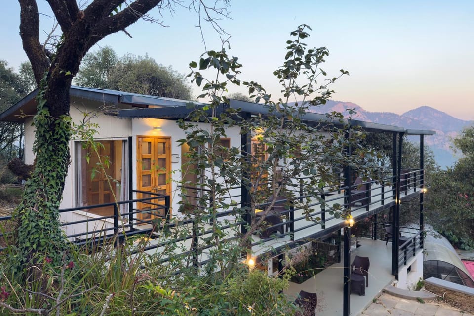 Property building, Day, Mountain view