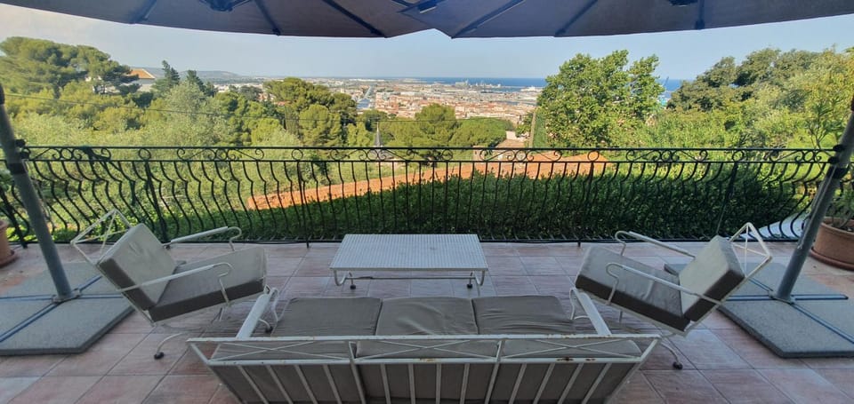 Patio, Natural landscape, View (from property/room), Balcony/Terrace