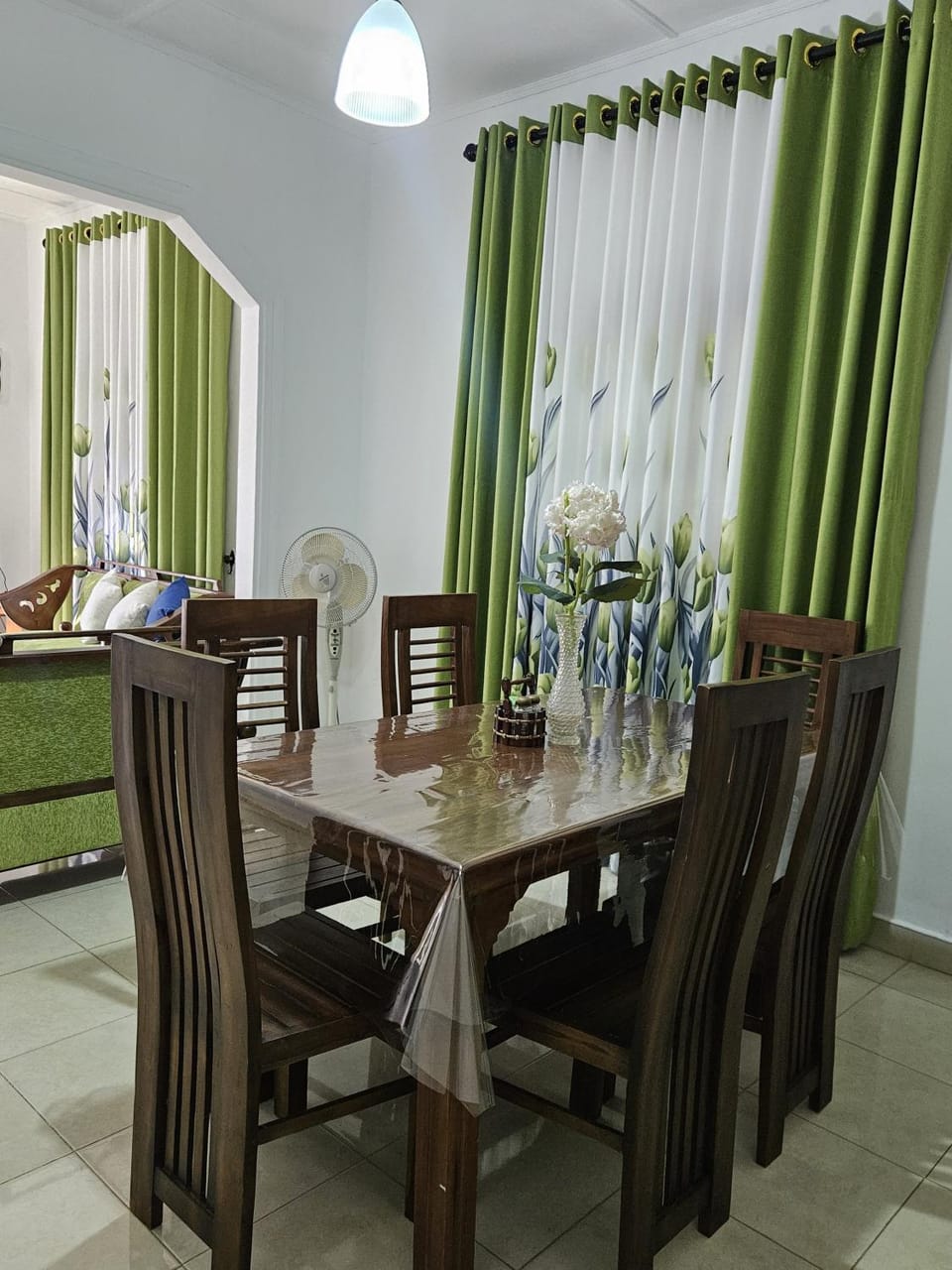 Seating area, Dining area, Garden view