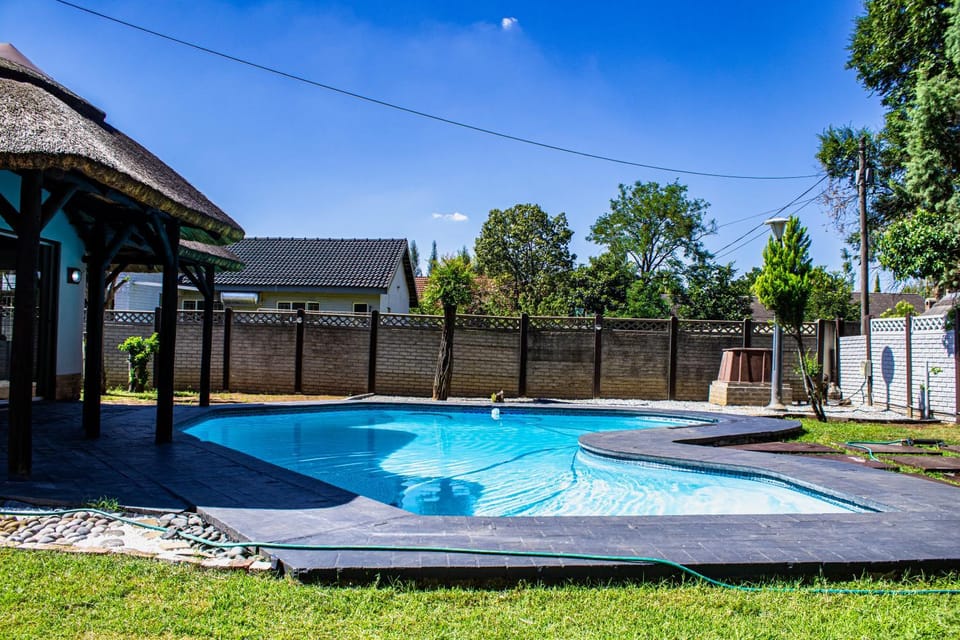 Garden, Swimming pool
