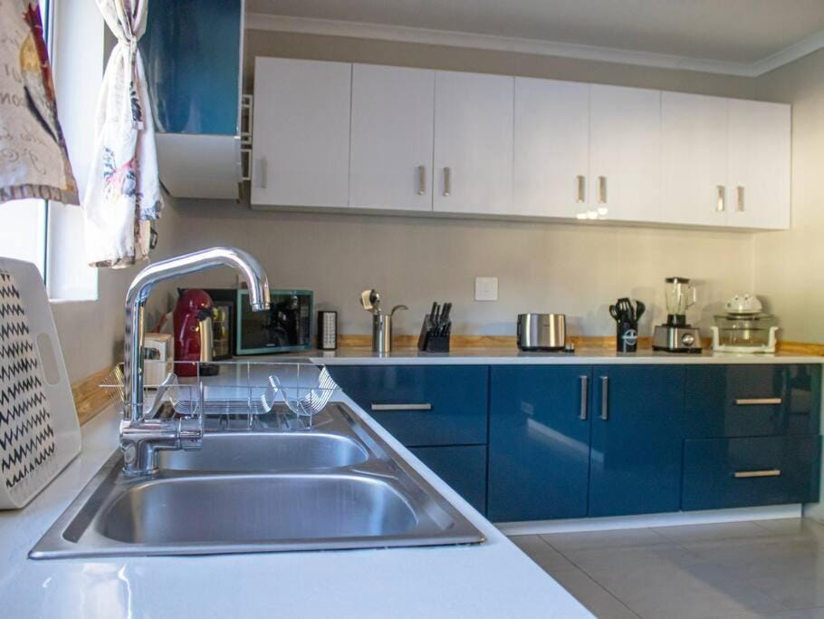 Coffee/tea facilities, Kitchen or kitchenette, Kitchen or kitchenette, dishwasher, minibar, stove, toaster