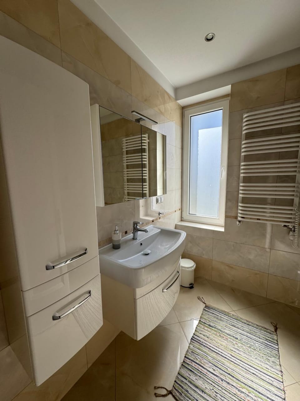 Toilet, Bathroom, towels