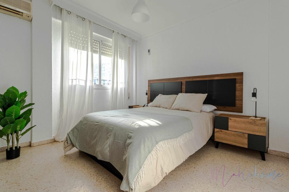 Bed, Bedroom, air conditioner