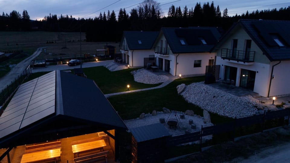 All Season Klimatyzowany dom przy szlaku z prywatnym tarasem i widokiem na Góry Orlickie - Sudety Sauna&Jacuzzi, Skalne Miasto, 4km do Zieleniec SKI Arena Villa in Lower Silesian Voivodeship