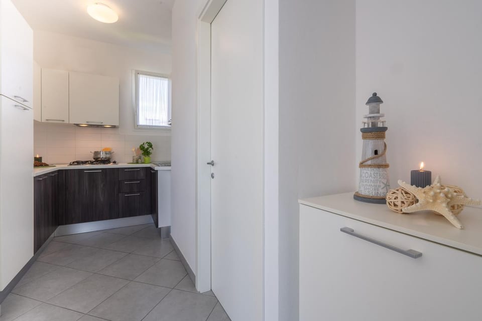 Kitchen or kitchenette, Communal kitchen