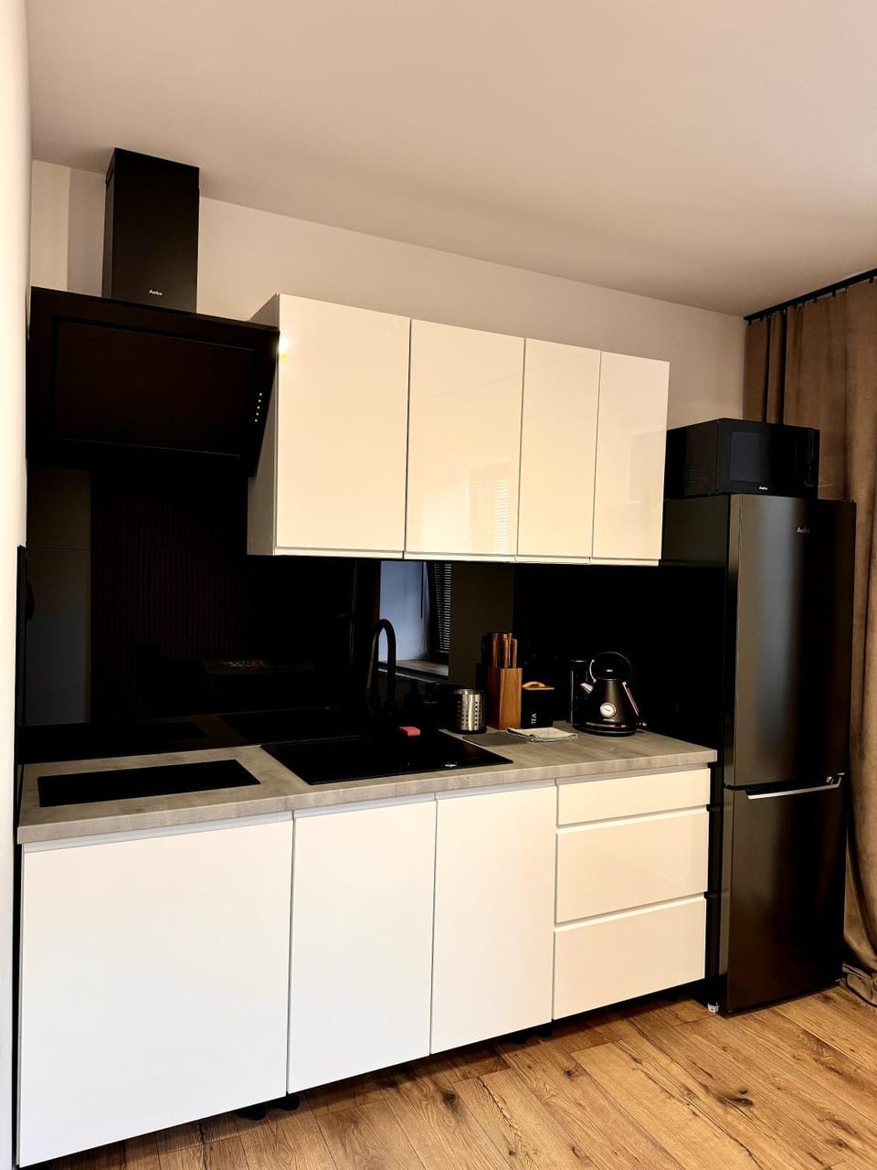 Kitchen or kitchenette, oven, stove