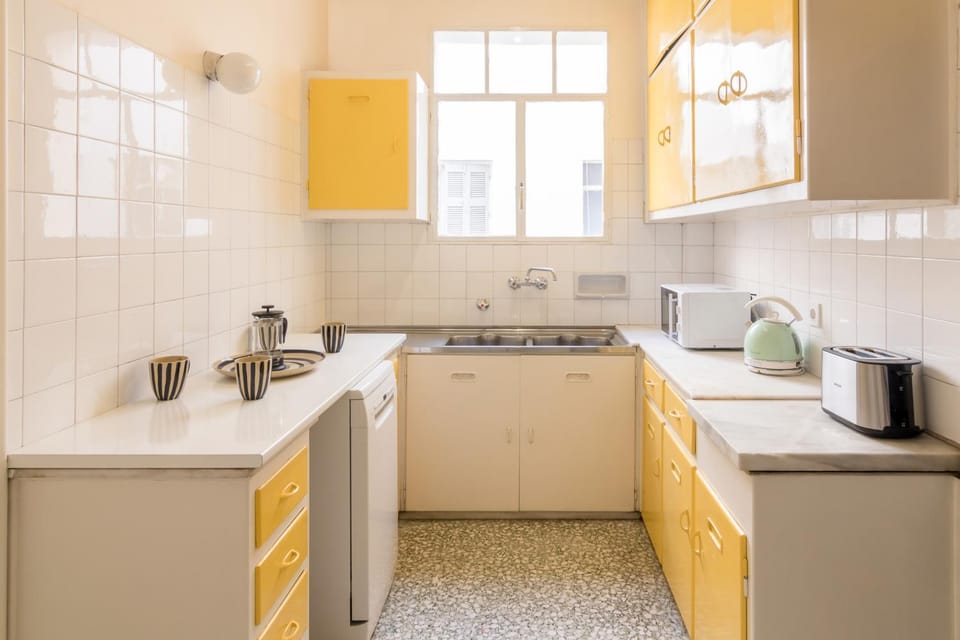 Kitchen or kitchenette, minibar, pet friendly, stove