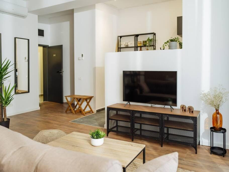 Central 7 Apartment - New Building & Parking Apartment in Bucharest