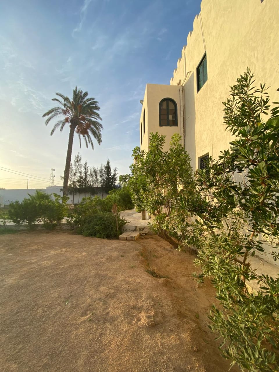 Property building, Garden, Parking