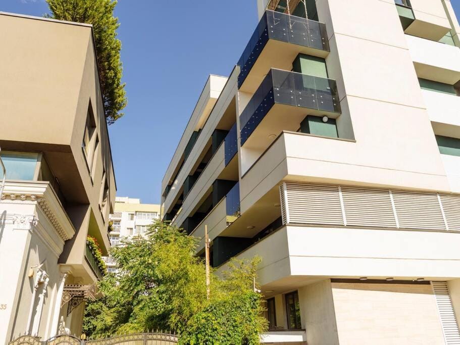 Central 10 Apartment - New Building & Parking Apartment in Bucharest