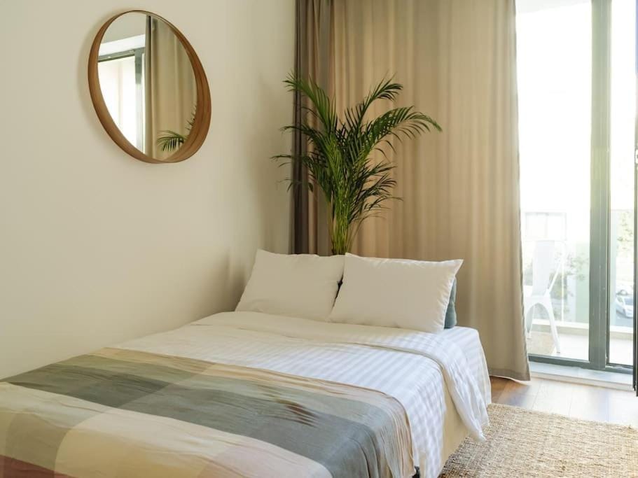 Central 10 Apartment - New Building & Parking Apartment in Bucharest