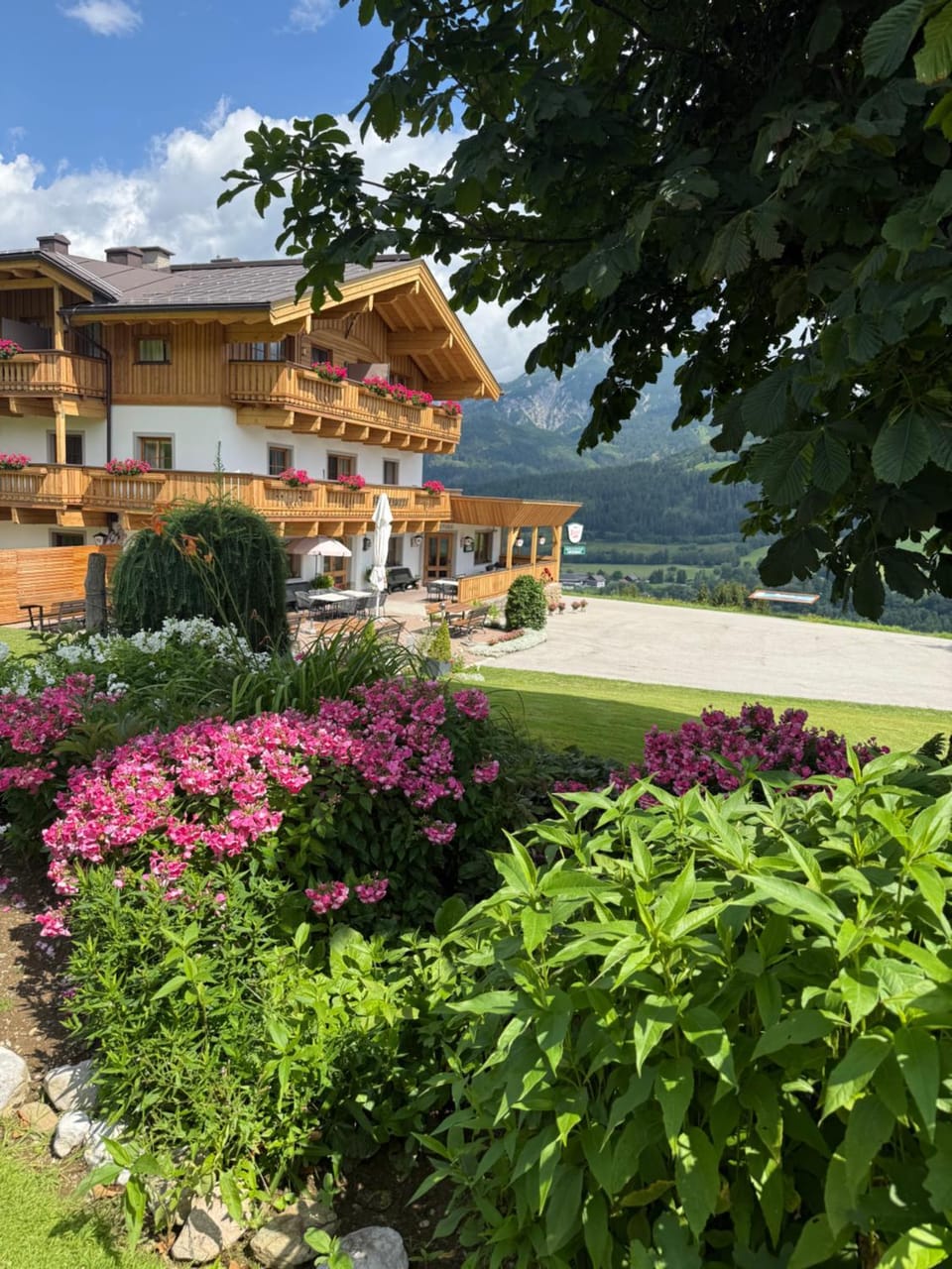 Property building, Garden, Garden view, Garden view